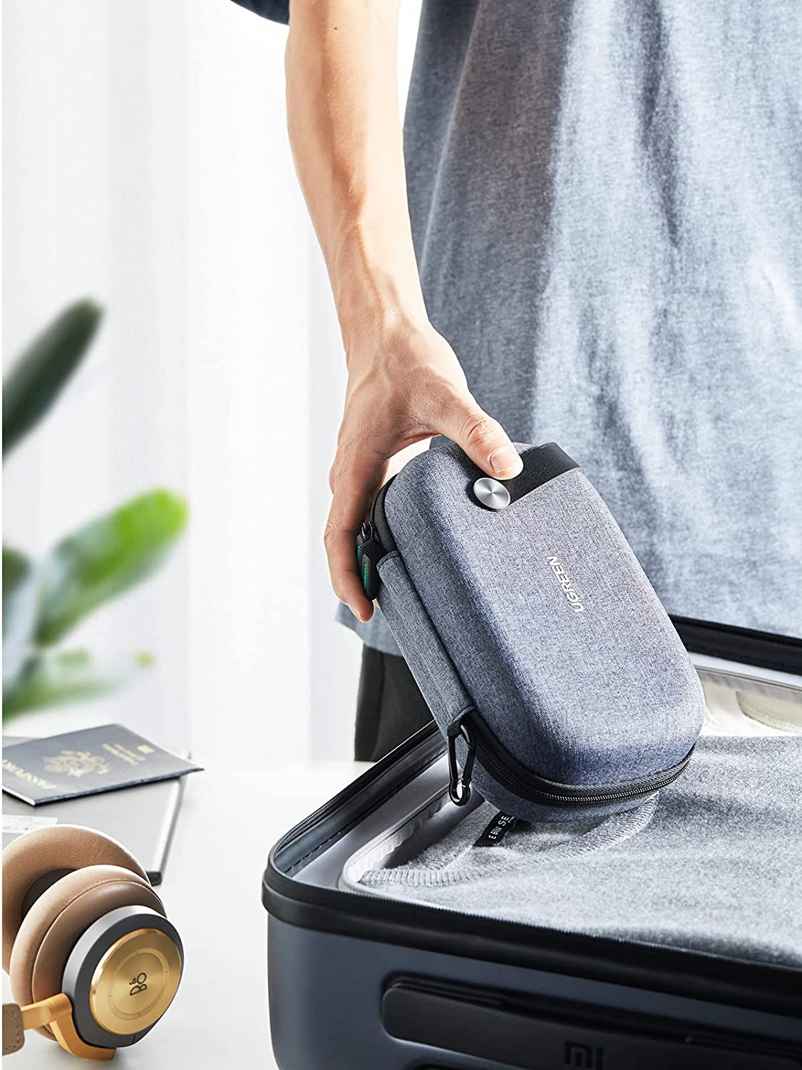 UGREEN Travel Case Gadget Bag Small, Portable Electronics Accessories Organiser Travel Carry Hard Case Cable Tidy Storage Box Pouch with Double Layer, Double Zipper, Snap Hook, Carrying Strap