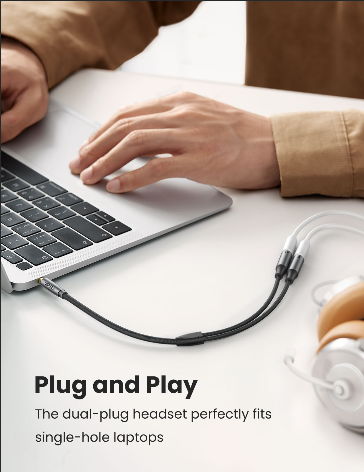 UGREEN 3.5mm Mic and Audio Female Y Splitter to 3.5mm Male Audio Adapter