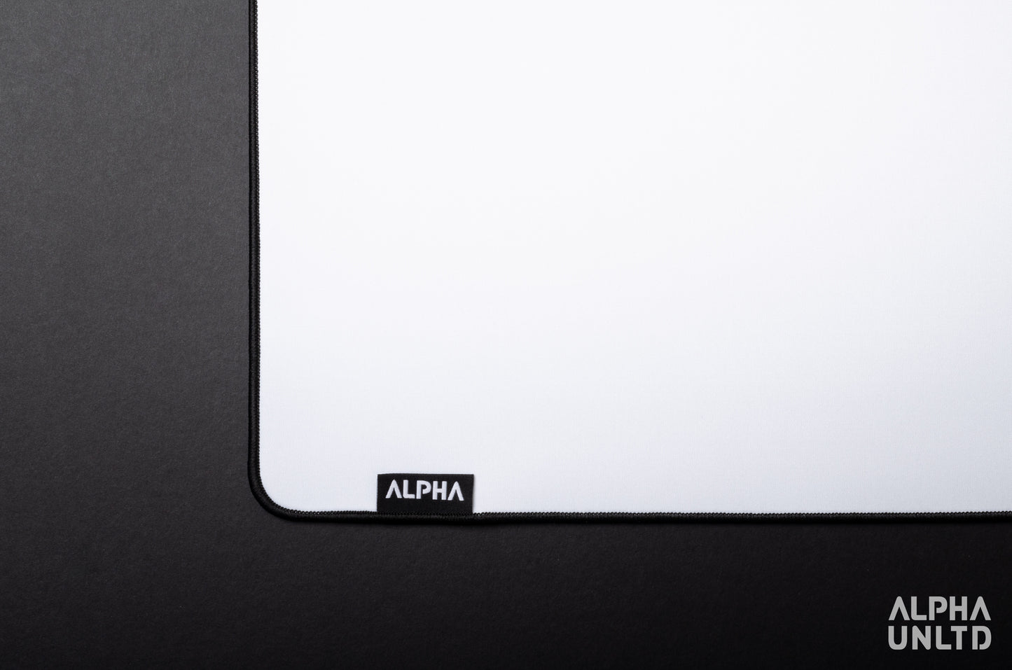 Alpha Unltd Gaming Mousepad White XXL (900x400x3mm) - Standard (Speed-Control)